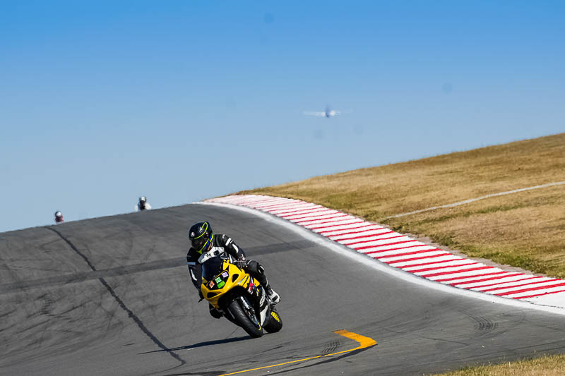 donington no limits trackday;donington park photographs;donington trackday photographs;no limits trackdays;peter wileman photography;trackday digital images;trackday photos